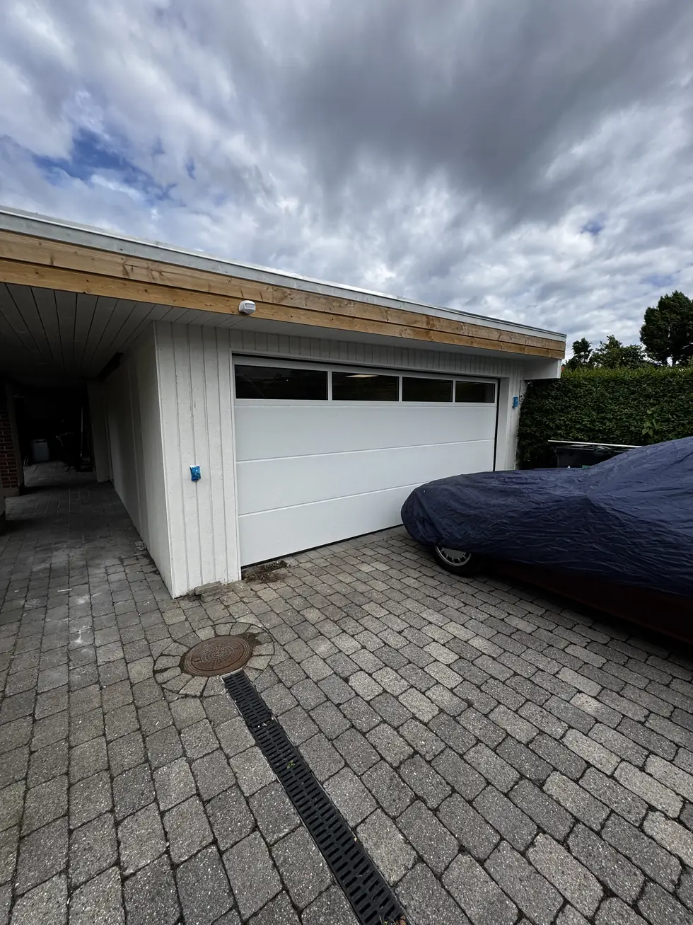 Garageport monteret af Stenbæk Montage